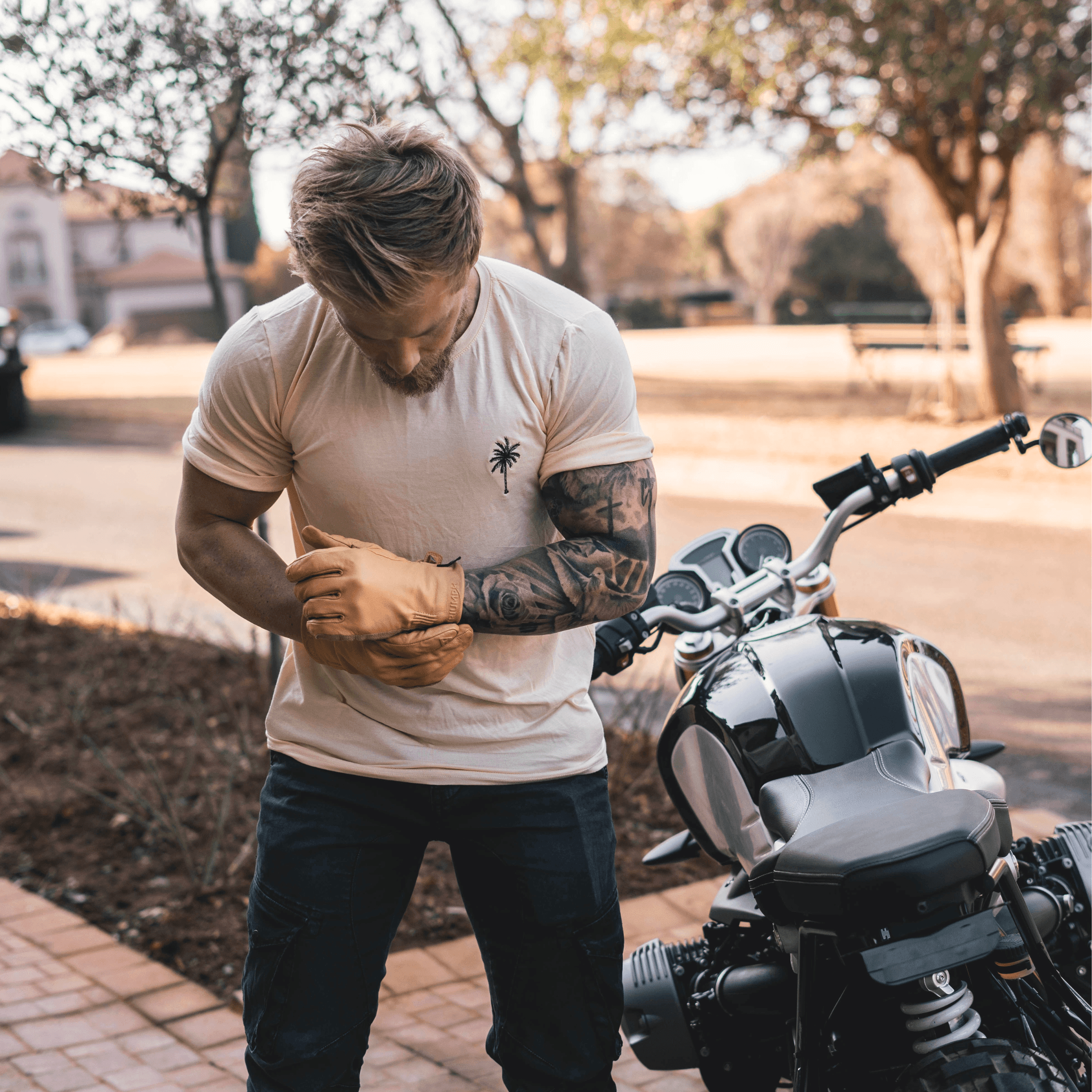 Rolled Muscle Tee - DesertStrange ParadiseStrange Paradise
Our Rolled Muscle Tees are designed for everyday wear. Our fabric delivers a product for those with a demanding and versatile lifestyle. From the workplace or gym, Rolled Muscle Tee - Desert