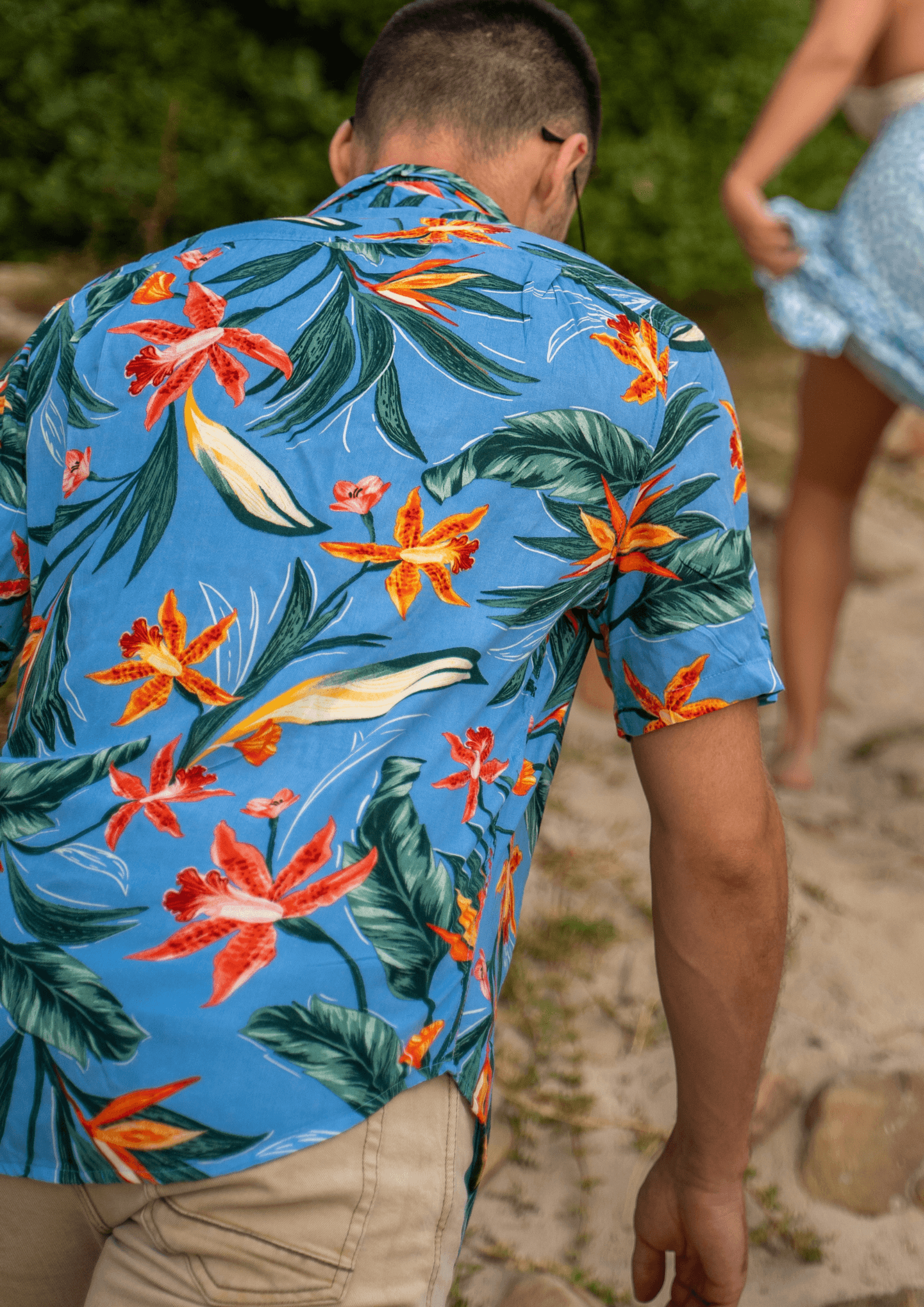 Short Sleeve Shirt - Tropical BlissStrange ParadiseStrange Paradise
Men's Short Sleeve Shirt - Tropical Bliss is a slim fit shirt with button up fastening and a single chest pocket. The shirt showcases a smart casual look and is pMen's Short Sleeve Shirt - Tropical Bliss