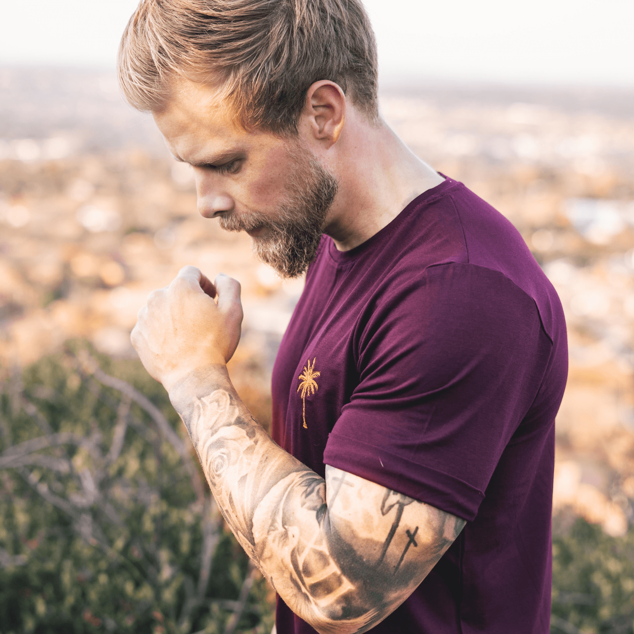 Rolled Muscle Tee - BurgundyStrange ParadiseStrange ParadiseOur Rolled Muscle Tees are designed for everyday wear. Our fabric delivers a product for those with a demanding and versatile lifestyle. From the workplace or gym, tRolled Muscle Tee - Burgundy