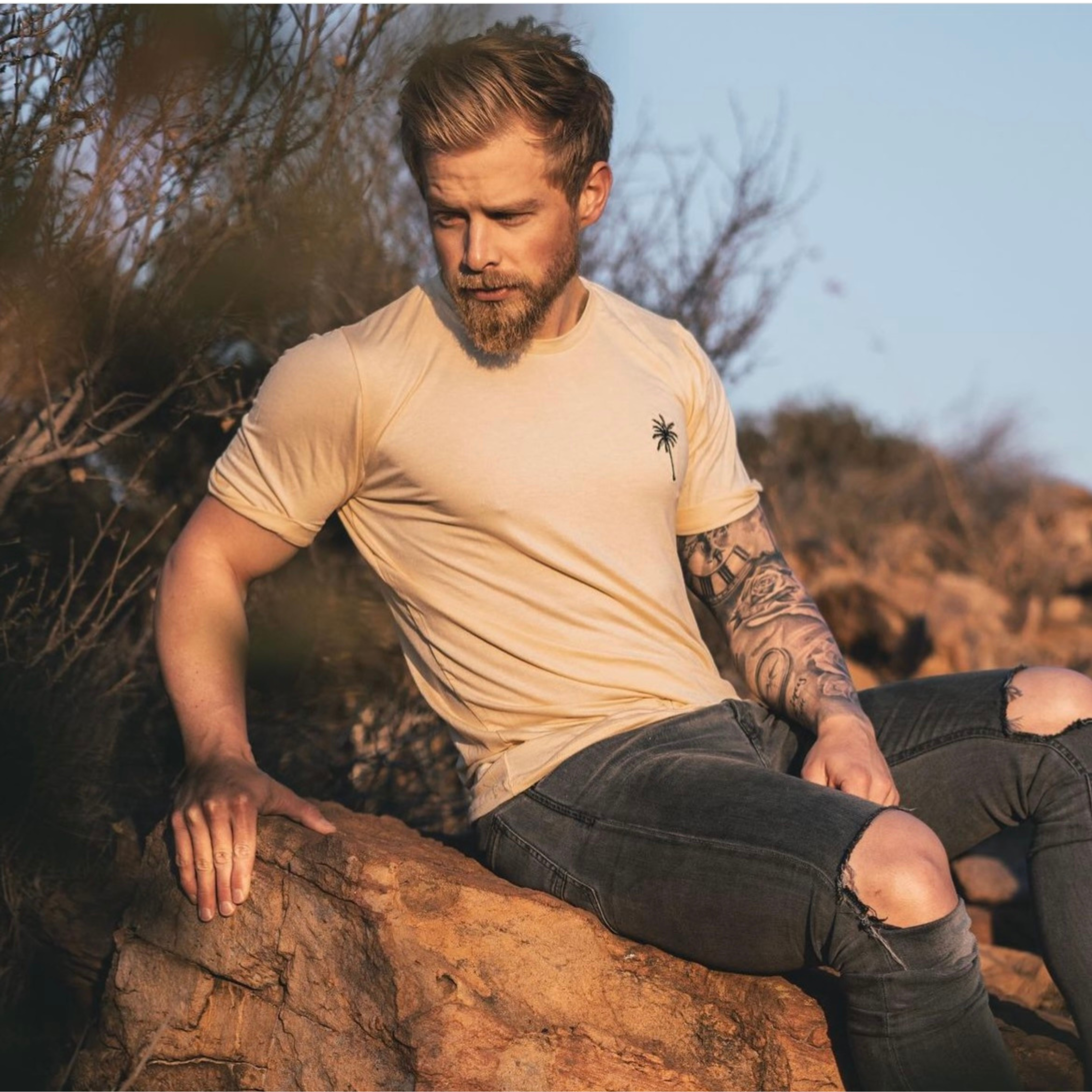 Rolled Muscle Tee - DesertStrange ParadiseStrange Paradise
Our Rolled Muscle Tees are designed for everyday wear. Our fabric delivers a product for those with a demanding and versatile lifestyle. From the workplace or gym, Rolled Muscle Tee - Desert