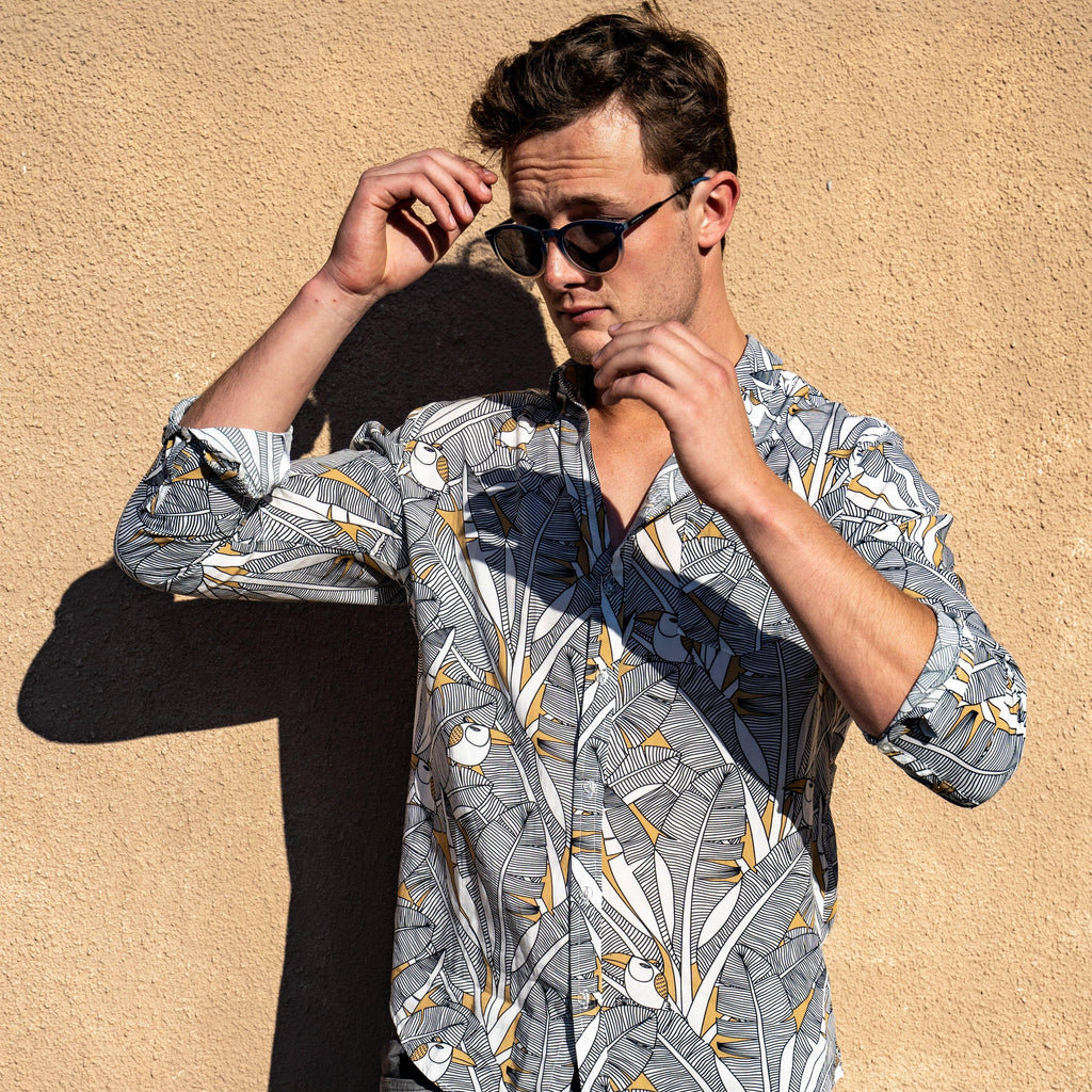 Long Sleeve Shirt - BirdStrange ParadiseStrange Paradise
Men's Long Sleeve Shirt - Bird Of Paradise is a slim fit shirt with button up fastening and a single chest pocket. The shirt showcases a smart casual look and is paMen's Long Sleeve Shirt - Bird Of Paradise