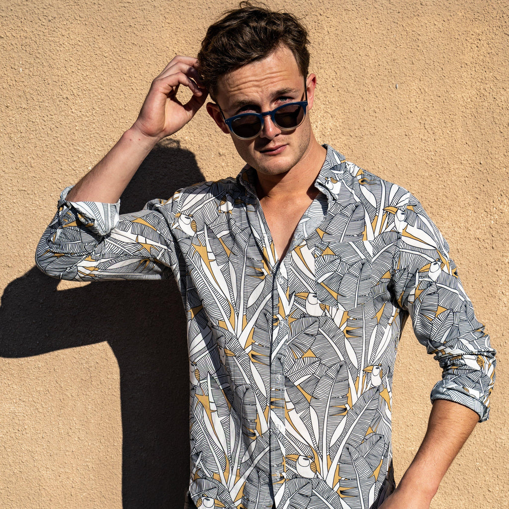 Long Sleeve Shirt - BirdStrange ParadiseStrange Paradise
Men's Long Sleeve Shirt - Bird Of Paradise is a slim fit shirt with button up fastening and a single chest pocket. The shirt showcases a smart casual look and is paMen's Long Sleeve Shirt - Bird Of Paradise
